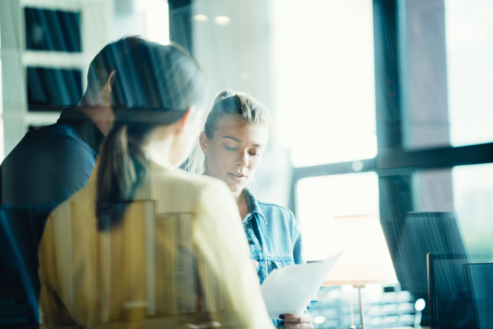 Employees in a discussion